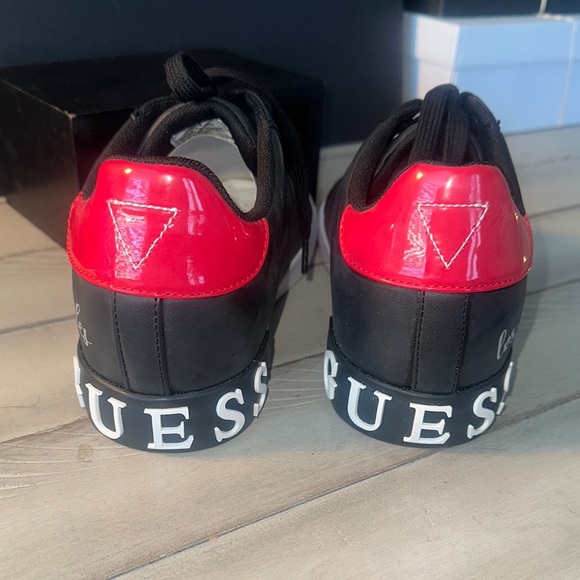 Guess Black and White Sneakers Sleek Design - Picture 4 of 7
